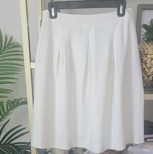 Signature by Larry Levine Elegant White / Cream Pleated Skirt - Women's Size 4